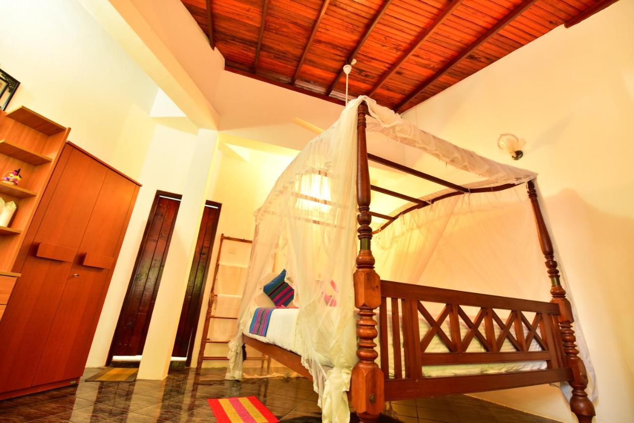 Peacock Beach Hotel Unawatuna Eksteriør billede