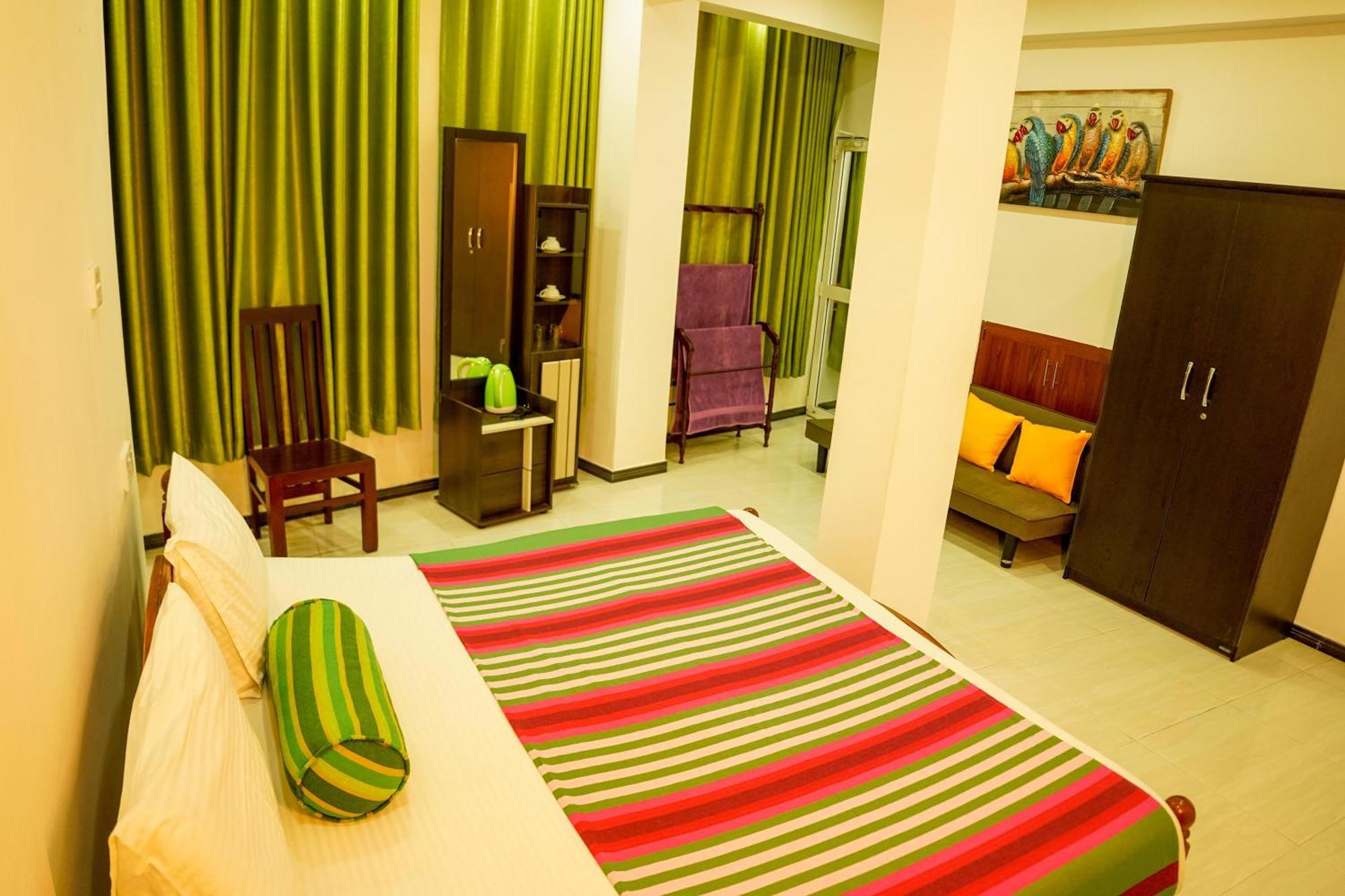 Peacock Beach Hotel Unawatuna Eksteriør billede