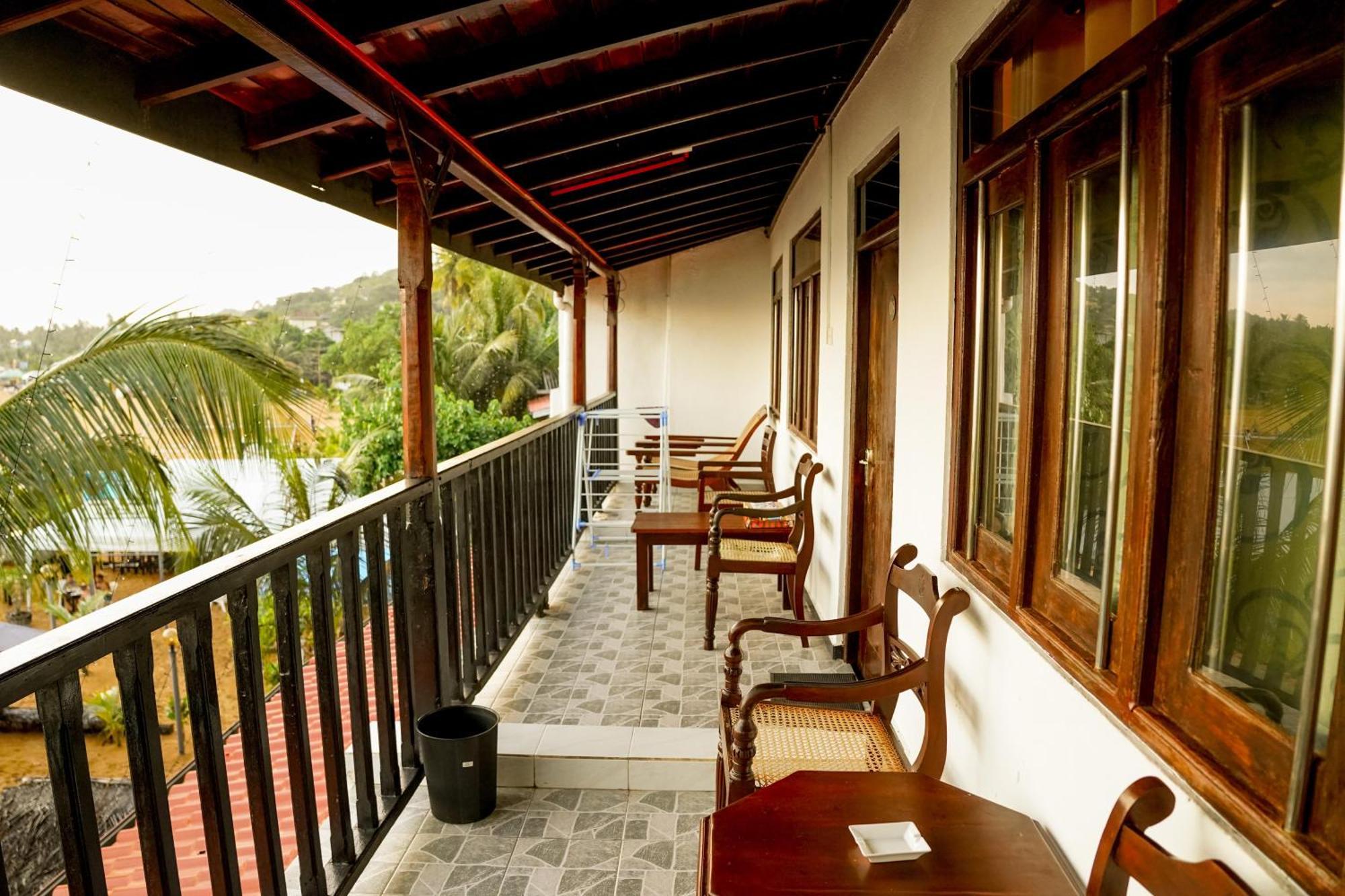 Peacock Beach Hotel Unawatuna Eksteriør billede