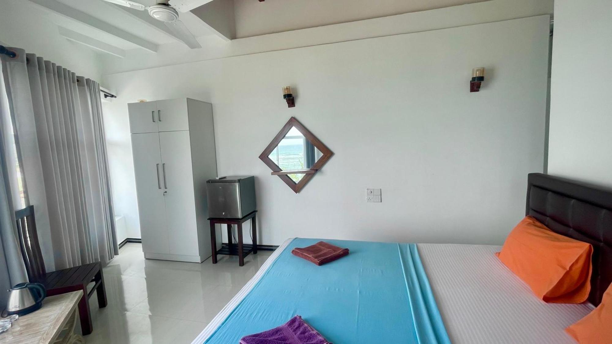 Peacock Beach Hotel Unawatuna Eksteriør billede